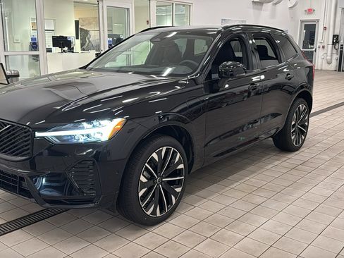 New 2026 Volvo XC60 T8 Ultra w/ Protection Package Premier AWD/4WD image 9
