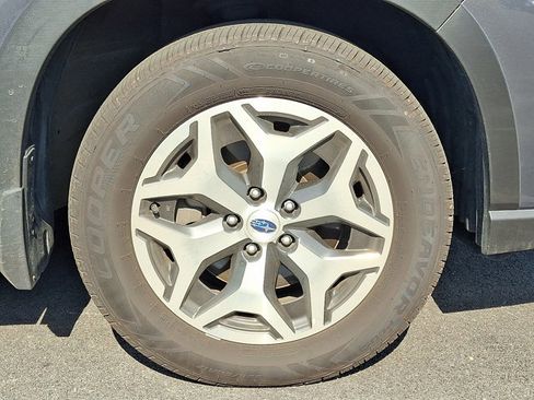 Certified 2023 Subaru Forester Premium AWD/4WD image 8