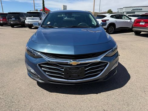 Used 2024 Chevrolet Malibu LT FWD image 2