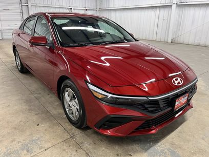Used 2025 Hyundai Elantra SE