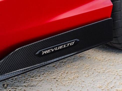 Used 2025 Lamborghini Revuelto AWD/4WD image 12