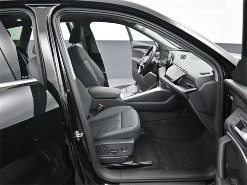 Certified 2025 Audi Q5 Premium Plus w/ Premium Plus image 36