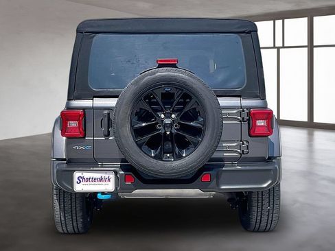 Used 2023 Jeep Wrangler Unlimited Sahara AWD/4WD image 5