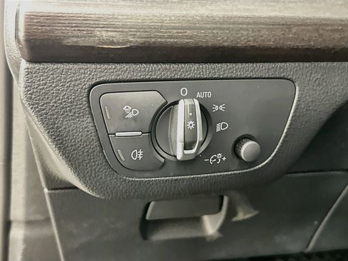 Used 2023 Audi Q5 2.0T Premium w/ Convenience Package AWD/4WD image 17