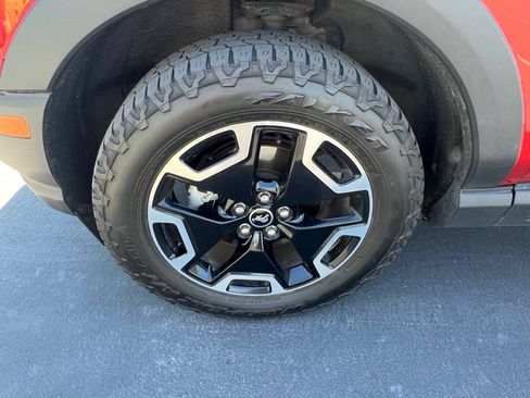 Used 2023 Ford Bronco Sport Outer Banks w/ Tech Package AWD/4WD image 9