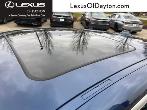 Used 2022 BMW 330i xDrive Sedan image 11