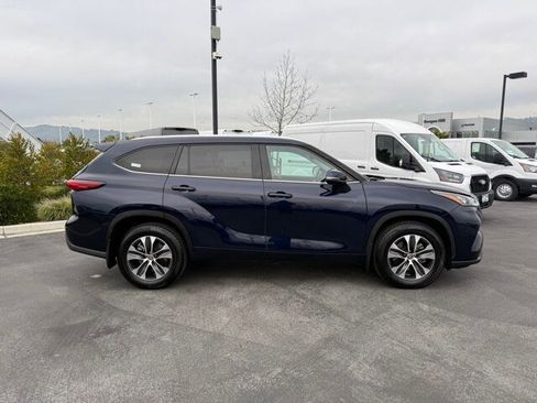 Used 2020 Toyota Highlander XLE image 5