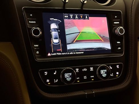 Used 2018 Bentley Bentayga image 36
