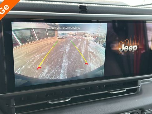 Used 2025 Jeep Wrangler Sahara 4xe image 21