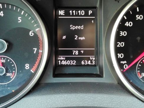 Used 2012 Volkswagen Golf 4-Door FWD image 35