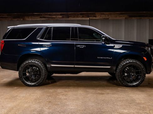 Used 2023 GMC Yukon Denali image 11