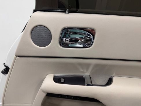 Used 2019 Rolls-Royce Wraith image 28