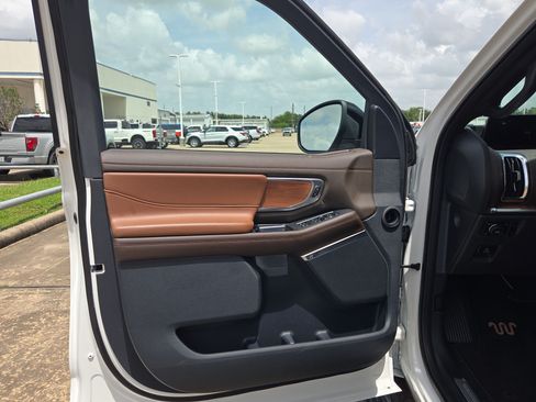 Used 2026 Ford Expedition King Ranch AWD/4WD image 14