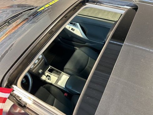 Used 2011 Toyota Camry SE image 28