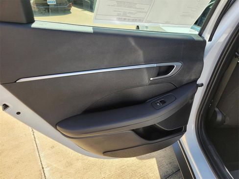 Used 2025 Hyundai Sonata SE image 18