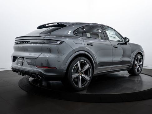New 2026 Porsche Cayenne S image 7