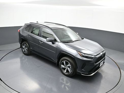 New 2025 Toyota RAV4 SE image 36