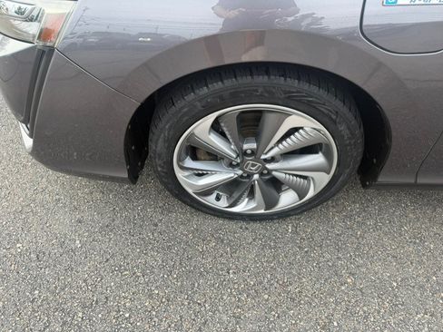 Used 2018 Honda Clarity Plug-In Hybrid image 3