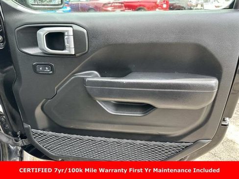 Used 2022 Jeep Gladiator Sport AWD/4WD image 9