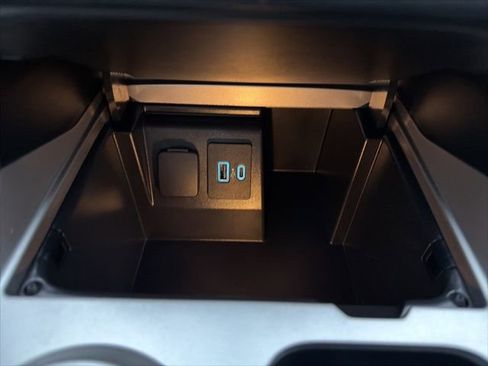 Used 2021 Ford Explorer XLT w/ Equipment Group 202A image 36