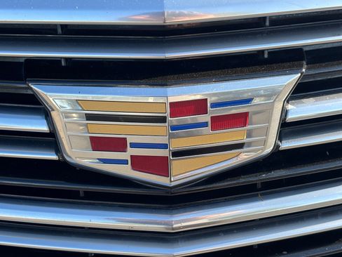 Used 2017 Cadillac XT5 Premium Luxury FWD image 9