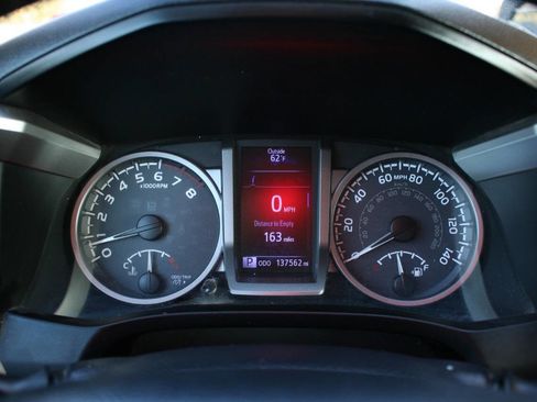 Used 2017 Toyota Tacoma SR5 image 11