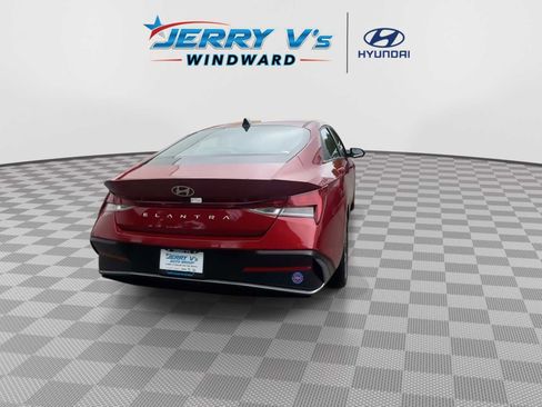 Used 2024 Hyundai Elantra SEL w/ Convenience Package image 7