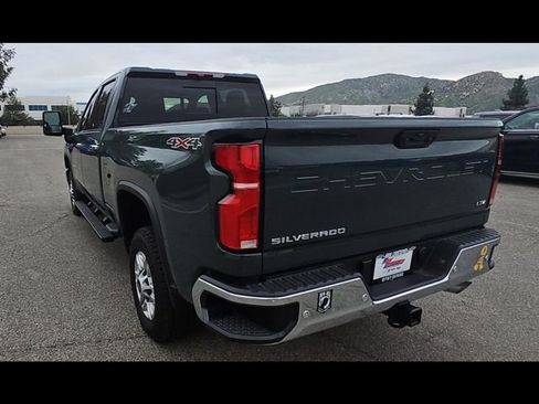Used 2025 Chevrolet Silverado 2500 LTZ w/ LTZ Convenience Package AWD/4WD image 4