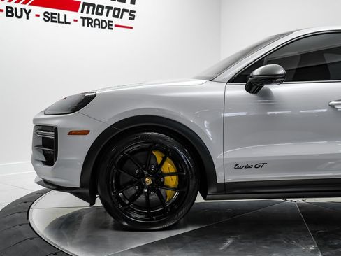 Used 2024 Porsche Cayenne Turbo GT AWD/4WD image 18
