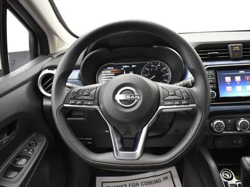 Used 2025 Nissan Versa SV FWD image 19