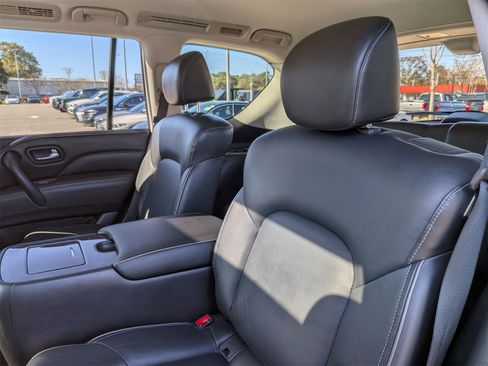 Used 2021 INFINITI QX80 Luxe w/ All-Season Package image 31