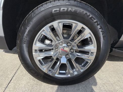Used 2025 GMC Yukon XL Denali AWD/4WD image 48