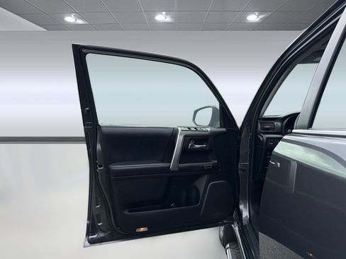 Used 2019 Toyota 4Runner Limited AWD/4WD image 13