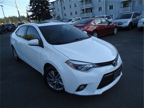 Used 2015 Toyota Corolla LE FWD image 4