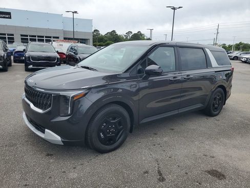 New 2026 Kia Carnival FWD image 2