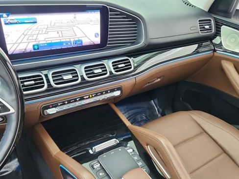 Used 2024 Mercedes-Benz GLE 450e 4MATIC w/ AMG Line Exterior image 44