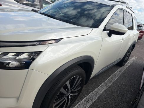 Used 2023 Nissan Pathfinder Platinum w/ Cargo Package image 2