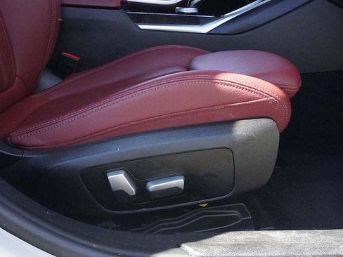 Used 2022 BMW 330i xDrive Sedan w/ Premium Package 2 image 27