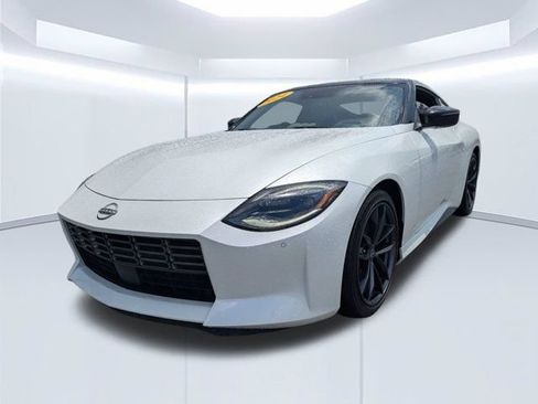 Used 2024 Nissan Z Performance w/ Floor Mat Package RWD image 8