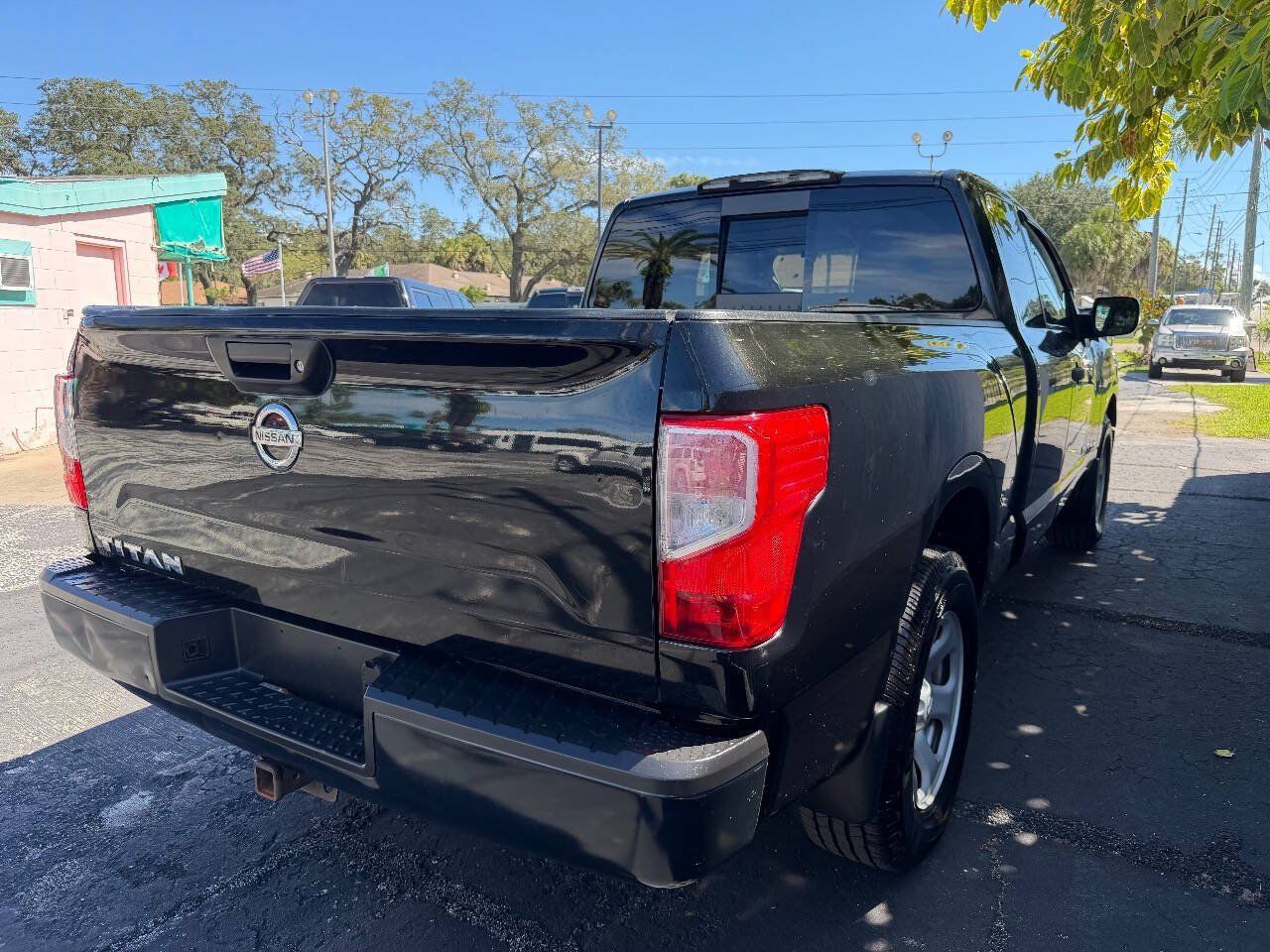 Used 2017 Nissan Titan S RWD image 11