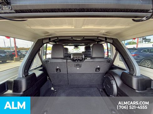 Used 2024 Jeep Wrangler Unlimited Sahara w/ Technology Group AWD/4WD image 21