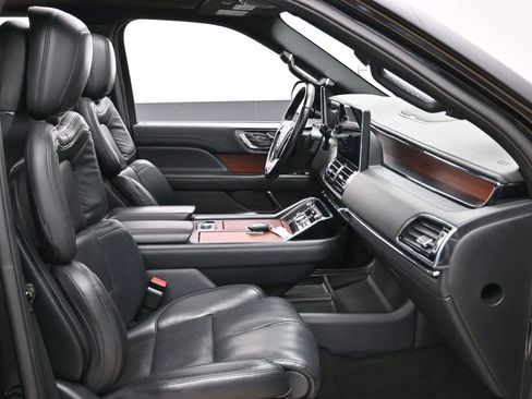 Used 2022 Lincoln Navigator L Reserve image 42