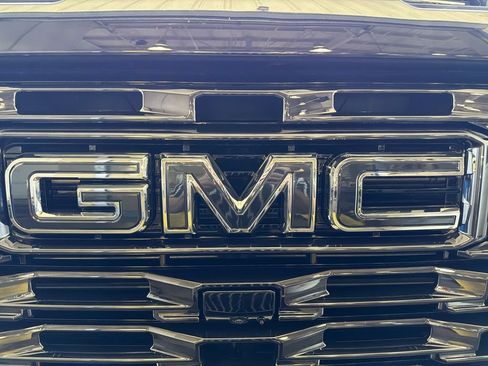 Used 2024 GMC Sierra 3500 Denali Ultimate AWD/4WD image 33