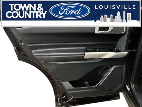 Used 2024 Ford Explorer XLT w/ Equipment Group 202A RWD image 21