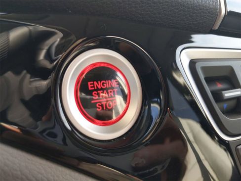 Used 2020 Honda Pilot Touring image 28