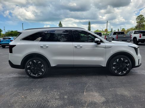 Used 2024 Kia Sorento SX FWD image 4
