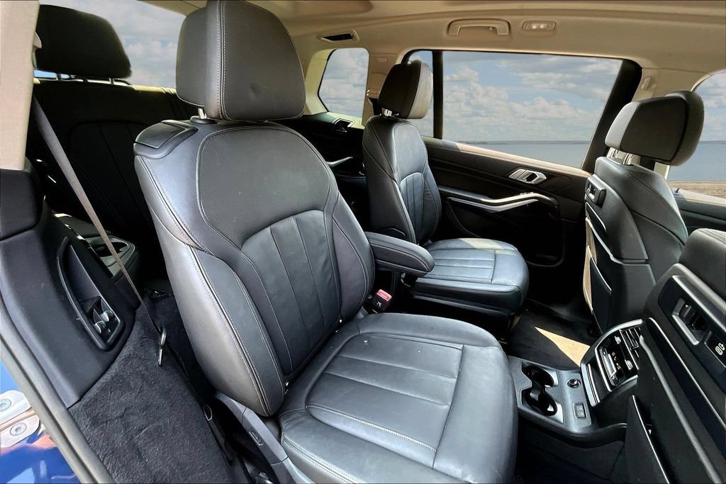 Used 2021 BMW X7 xDrive40i w/ Premium Package 2 AWD/4WD image 25