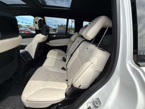 Used 2017 Mercedes-Benz GLS 550 4MATIC image 25