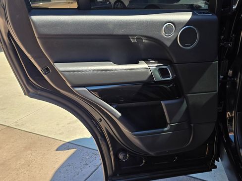 Used 2017 Land Rover Range Rover HSE image 28