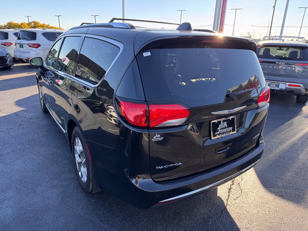 Used 2019 Chrysler Pacifica Limited FWD image 3